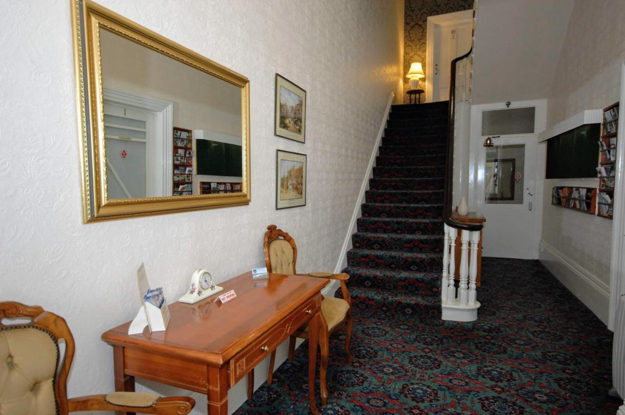 Guest house The Maynard 3*
